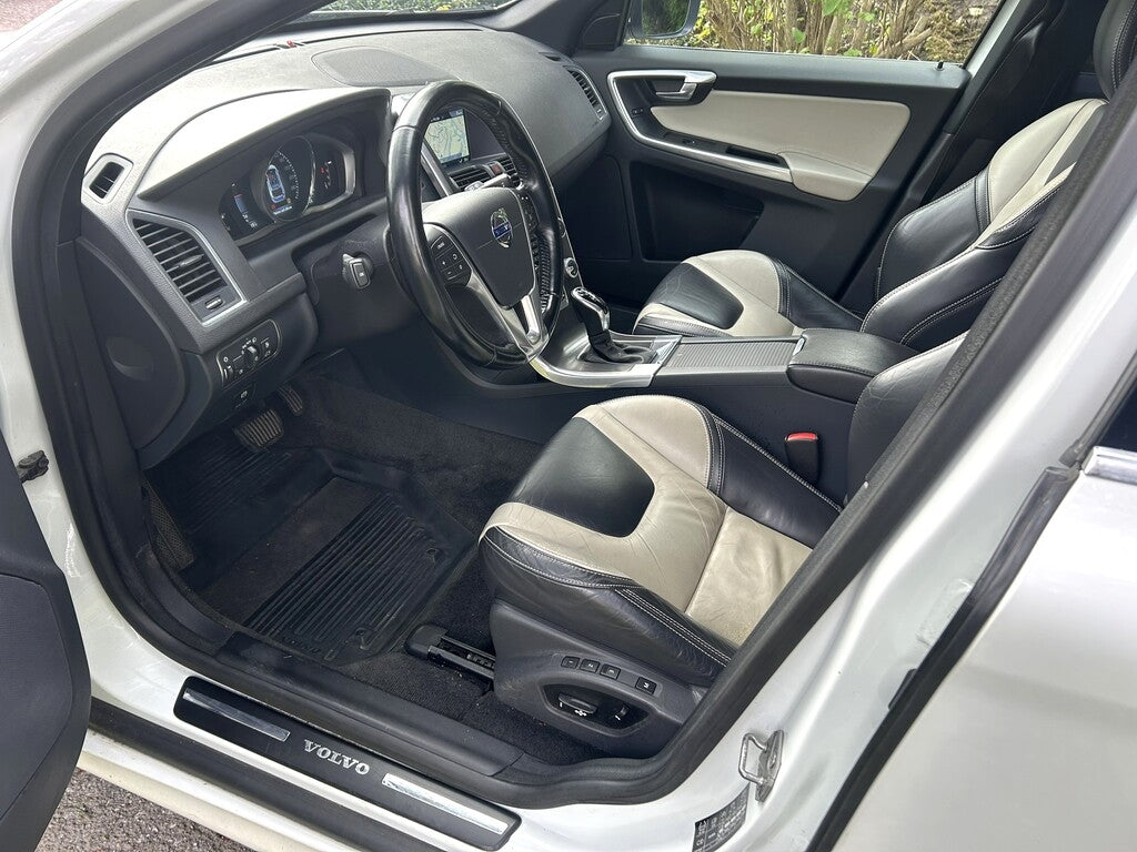 Volvo XC60 D4 FWD Aut Summum 181hk Skinn Nav 2015