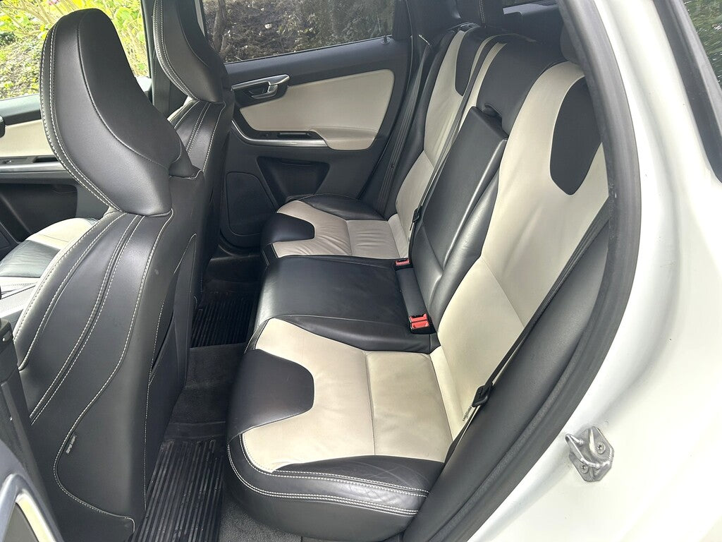 Volvo XC60 D4 FWD Aut Summum 181hk Skinn Nav 2015