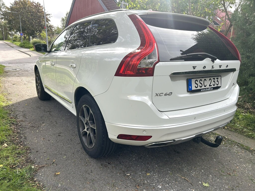 Volvo XC60 D4 FWD Aut Summum 181hk Skinn Nav 2015