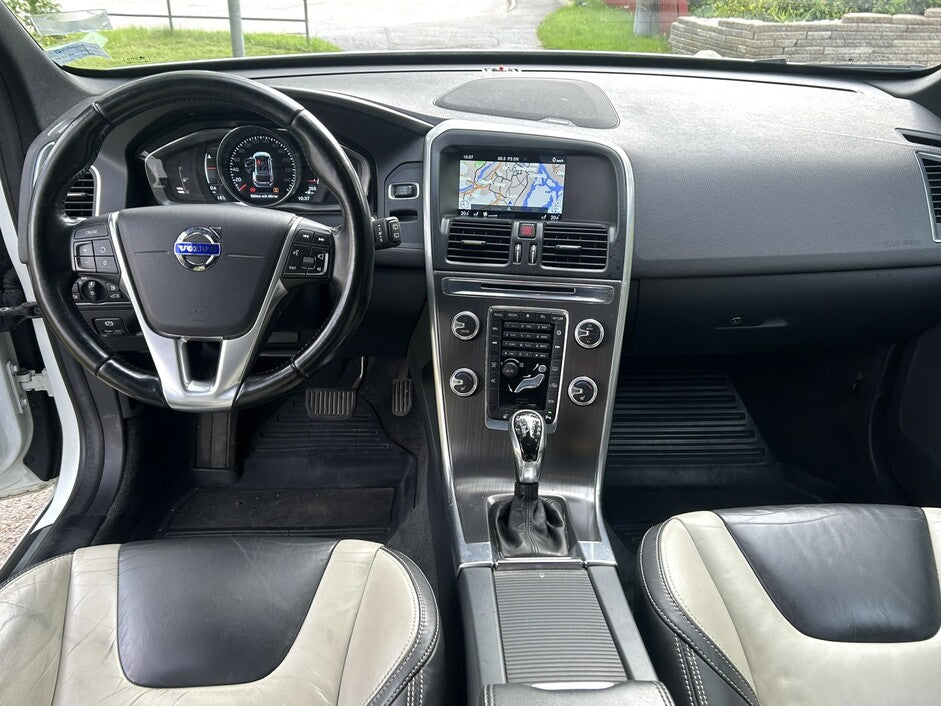 Volvo XC60 D4 FWD Aut Summum 181hk Skinn Nav 2015