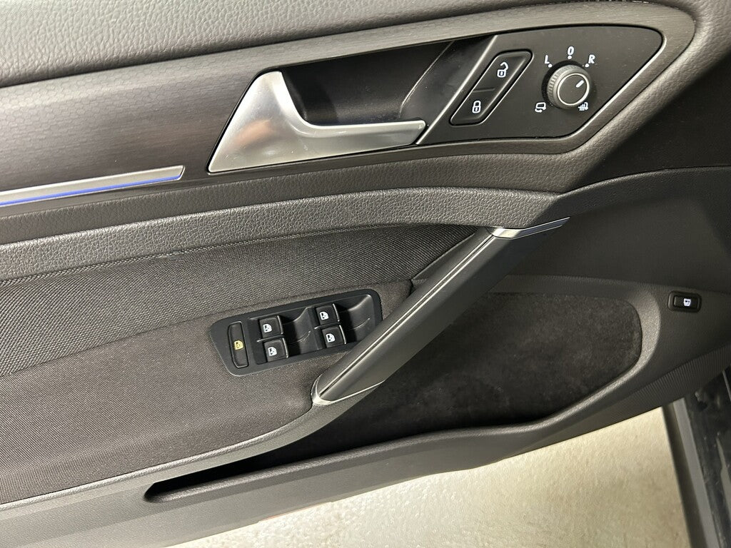 Volkswagen Golf GTE 1.4 TSI DSG Sekventiell, Pluspaket, Nav, Värmare, 204hk, 2020.